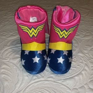 Wonder Woman DC toddler boot slippers